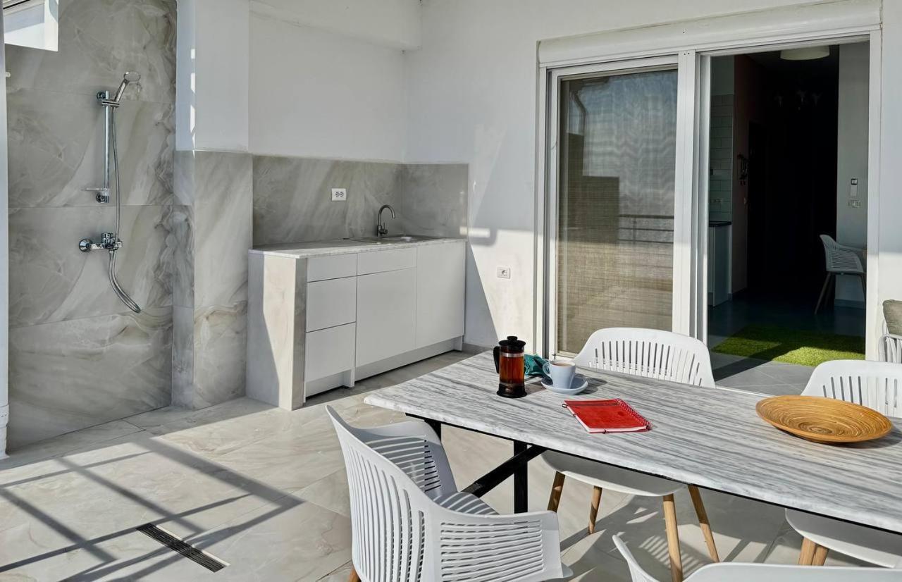 Viola Sea View Penthouse Sarandë